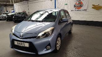 Toyota Yaris 1.5 16V HYBRID AUT  ELEKTRISCH-BENZ 1.497CC 74KW 101PK picture 3