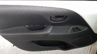 Toyota Aygo 1.0 12V VVT-i 4 DRS BENZ 998CC 51KW 69PK picture 8