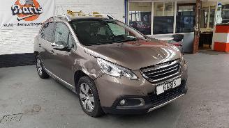 uszkodzony samochody osobowe Peugeot 2008 1.2 VTI 12V AUT  PURETECH MPV  BENZ 1.199CC 60KW 82PK 2014/7
