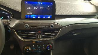 Ford Focus 1.0 Ti-VCT ECOBOOST 12V COMBI  BENZ 999CC 92KW 125PK picture 12