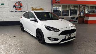 Unfallwagen Ford Focus 1.5 ECOBOOST 16V AUT  BENZ 1.498CC 134KW 182PK 2018/3
