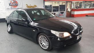 Auto incidentate BMW 5-serie 525i 24V AUT SEDAN 4 DRS BENZ 2.495CC 141KW 192PK 2004/7
