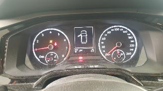 Volkswagen Polo 1.0 12V BLUEMOTION  4DRS BENZ 999CC 55KW 75PK picture 10