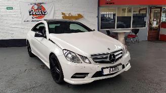 uszkodzony samochody osobowe Mercedes E-klasse E-350 CDI BLUEEFFICIENCY AUT  3.0 V6 24V COUPE 2DRS DSL 2.987CC 195KW 265PK 2012/1