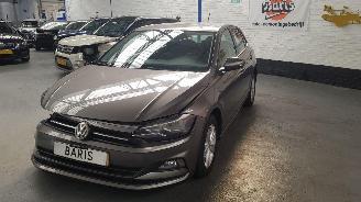Volkswagen Polo 1.0 TSI 12V  4DRS BENZ 999CC 70KW 95PK picture 3