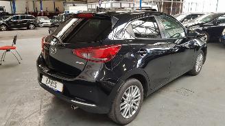 Mazda 2 1.5 Skyactive-G Luxury picture 4