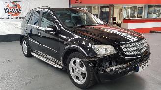 krockskadad bil auto Mercedes ML 3.5 350 4-MATIC V6 24V SUV  BENZ 3.498CC 200KW 272PK 4x4 2007/8