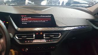 BMW 1-serie 118i 1.5 TWINPOWER 12V AUT  BENZ 1.499CC 100KW 136PK picture 14