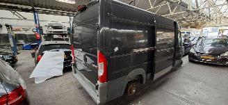Peugeot Boxer 435 3.0 HDI L3H3 XR picture 3