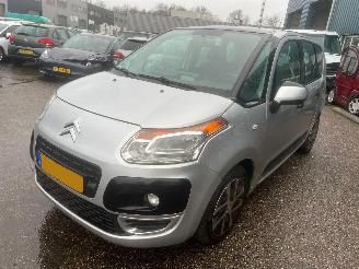 damaged passenger cars Citroën C3 Picasso 1.4 VTi Seduction BJ 2010 127054 KM 2010/6