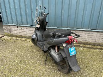 Kymco  Snorscooter Agility 10\" BJ 2006 13984 KM picture 2