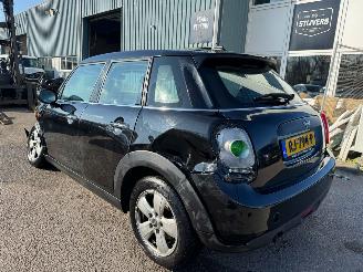 Mini One 1.5 One D Business BJ 2017 225.194 KM picture 3