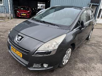 damaged passenger cars Peugeot 5008 1.6 THP 156 PK AUTOMAAT BJ 2011 2011/5