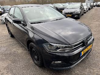 damaged passenger cars Volkswagen Polo 1.0 TSI 5DRS AIRCO BJ 2018 2018/3