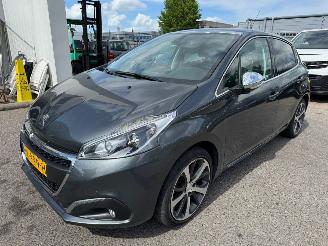 Auto incidentate Peugeot 208 1.2 AUTOMAAT  PureTech Première 2015/1