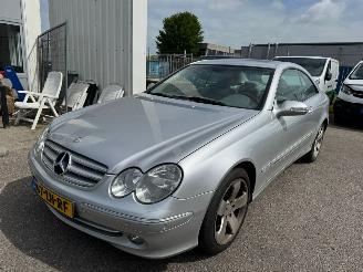 Vaurioauto  passenger cars Mercedes CLK Coupé 240 Elegance AUTOMAAT BJ 2003 315.000 KM 2003/1