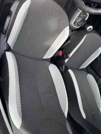 Toyota Aygo 1.0 VVT-i x-play BJ 2015 222.496 KM picture 12