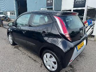 Toyota Aygo 1.0 VVT-i x-play BJ 2015 222.496 KM picture 3