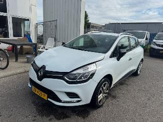 Voiture accidenté Renault Clio Estate 1.5 dCi Ecoleader Zen BJ 2019 129.660 KM 2019/7