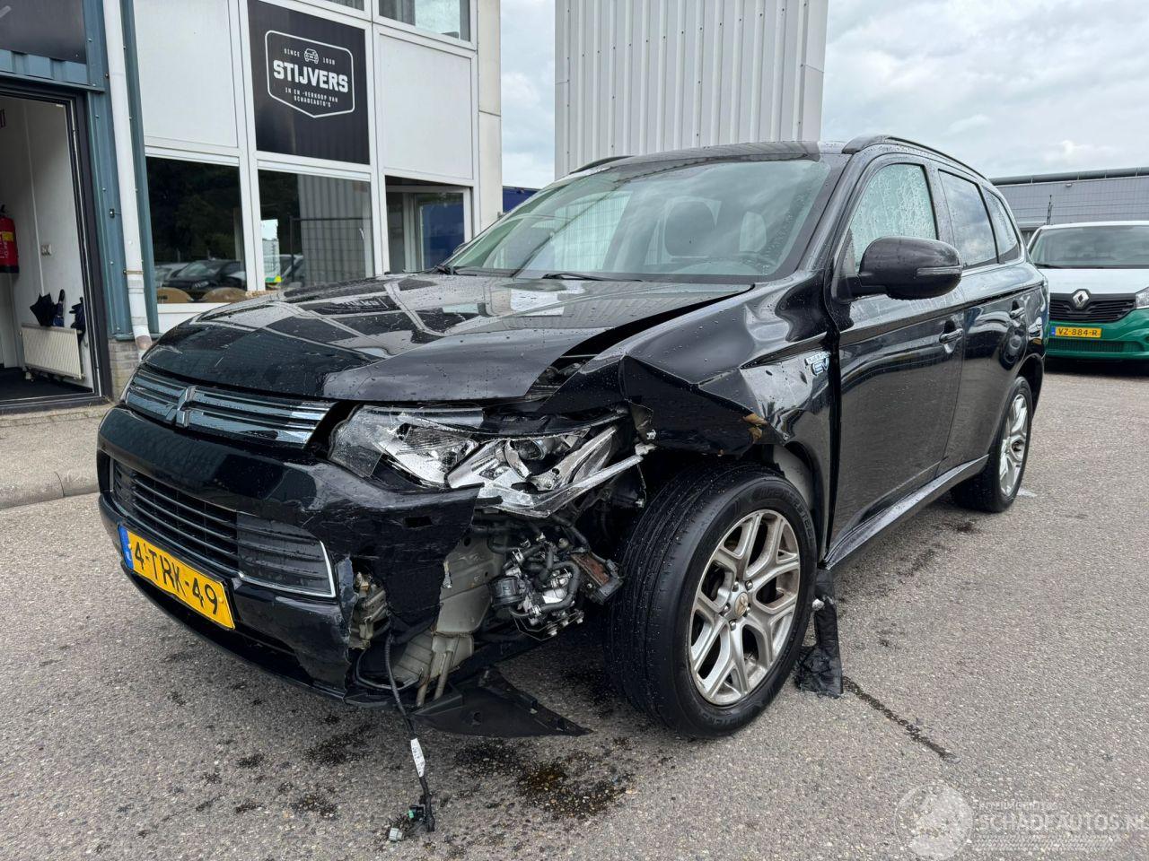 Mitsubishi Outlander 2.0 AUTOMAAT PHEV Instyle BJ 2014 305.027 KM