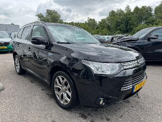 skadebil auto Mitsubishi Outlander 2.0 AUTOMAAT PHEV Instyle BJ 2014 305.027 KM 2014/4
