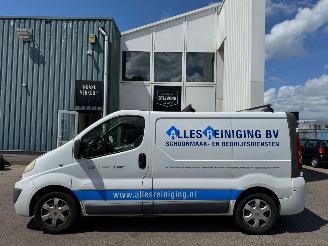 Renault Trafic 2.5 dCi T27 L1H1 picture 2