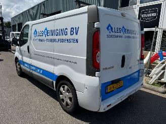 Renault Trafic 2.5 dCi T27 L1H1 picture 3