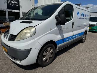 škoda dodávky Renault Trafic 2.5 dCi T27 L1H1 2011/2