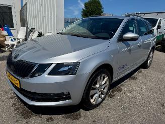 uszkodzony samochody osobowe Skoda Octavia Combi 1.5 TSI Greentech Business Edition AUTOMAAT 2020/8
