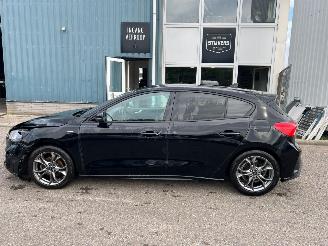 Ford Focus 1.0 EcoBoost ST Line Business picture 3