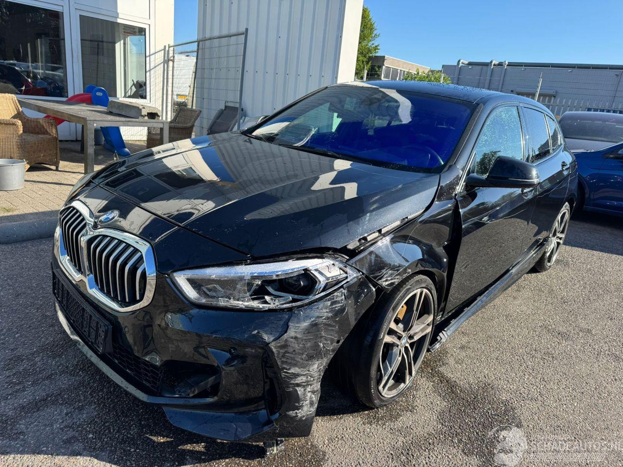 BMW 1-serie 116d Executive AUTOMAAT