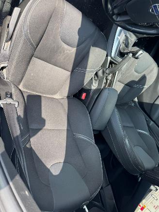 Volvo V-40 2.0 D4 Kinetic Business picture 12