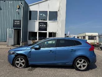 Volvo V-40 2.0 D4 Kinetic Business picture 2