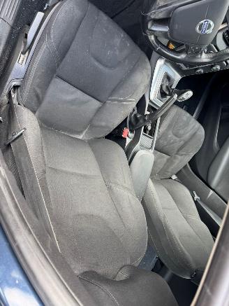 Volvo V-40 1.6 D2 Kinetic BJ 2013 422.898 KM picture 11