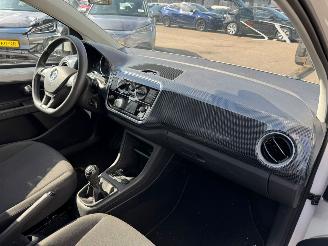 Volkswagen Up! 1.0 BMT move up! picture 12
