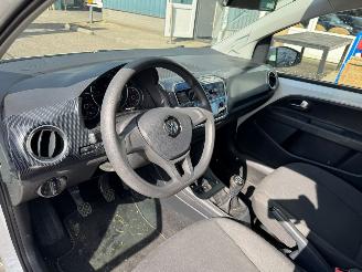 Volkswagen Up! 1.0 BMT move up! picture 10
