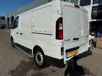 Renault Trafic 2.0 dCi 110 T29 L1H1 Comfort picture 3