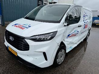 krockskadad bil bedrijf Ford Transit Custom 300 2.0 TDCI L2H1 Trend 2024/8