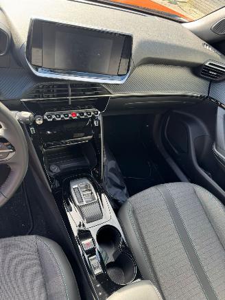 Peugeot 2008 1.2 PureTech Allure AUTOMAAT picture 9