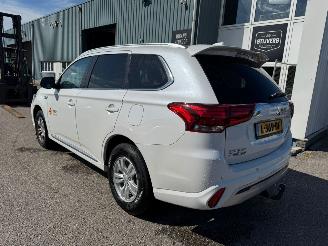 Mitsubishi Outlander 2.4 PHEV Pure AUTOMAAT picture 3