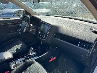 Mitsubishi Outlander 2.4 PHEV Pure AUTOMAAT picture 10