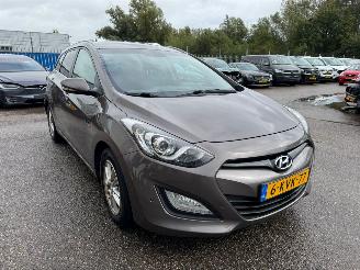 Hyundai I-30 Wagon 1.6 CRDi i-Vision BJ 2013 380.853 KM picture 6