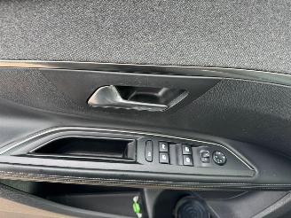 Peugeot 5008 1.2 AUTOMAAT PureTech Allure BJ 2017 194.700 KM picture 9