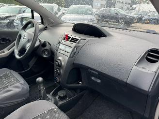 Toyota Yaris 1.0 VVTi Acces BJ 2009 211.162 KM picture 13