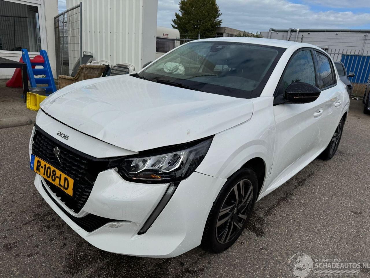 Peugeot 208 1.2 AUTOMAAT PureTech Allure Pack BJ 2022 32.596 KM