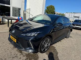 uszkodzony samochody osobowe MG MG4 Electric AUTOMAAT Trophy Extended Range 77 kWh BJ 2023 55994 KM 2023/11