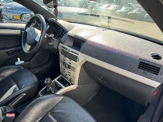 Opel Astra TwinTop 1.8 Enjoy BJ 2006 248.991 KM picture 12