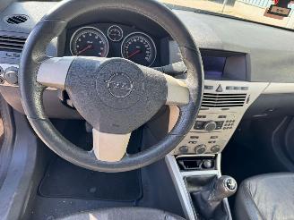 Opel Astra TwinTop 1.8 Enjoy BJ 2006 248.991 KM picture 8