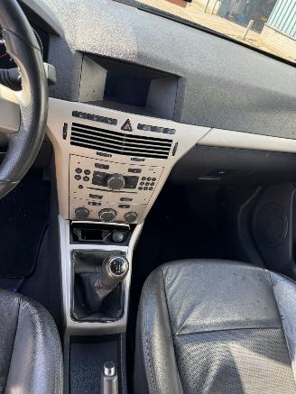Opel Astra TwinTop 1.8 Enjoy BJ 2006 248.991 KM picture 9