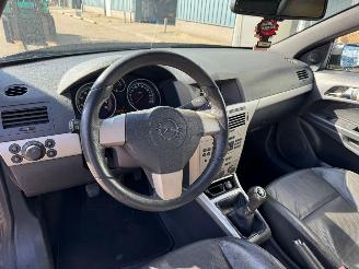 Opel Astra TwinTop 1.8 Enjoy BJ 2006 248.991 KM picture 7